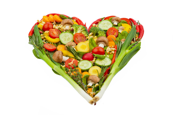 A heart made of vegetables. healthy eating - Foto, Imagem