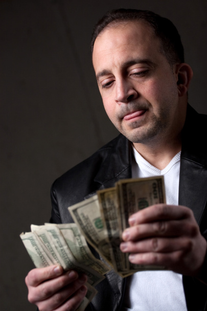 Hombre contando dinero - Foto, imagen