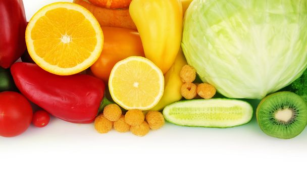 фрукти та овочі ізольовані на білому
 - Фото, зображення