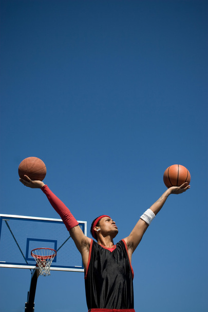 Selbstbewusster Basketballspieler - Foto, Bild