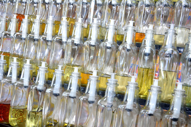 butelek perfum z różnych zapachów sprzedaży detalicznej - Zdjęcie, obraz