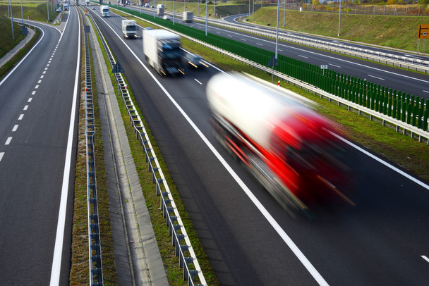 Autopista de acceso controlado de cuatro carriles en Polonia
 - Foto, Imagen