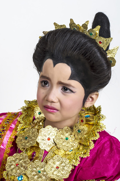 asiatique petite fille porter Bugisnese robes traditionnelles
 - Photo, image