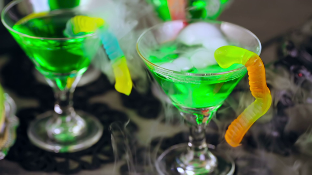 Cadılar Bayramı partisi için içecekler - Video, Çekim