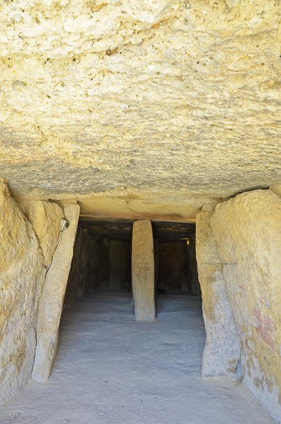Accès au dolmen de Menga à Antequera, Malaga
 - Photo, image