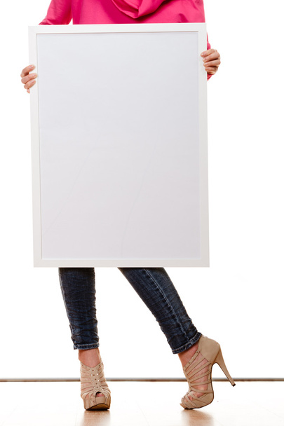 woman holding  presentation board - Φωτογραφία, εικόνα