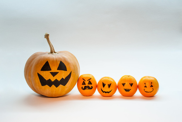 Festive Halloween pumpkin. Face mug - Foto, imagen