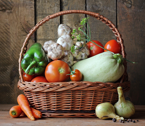 Vegetables in a basket. - Fotoğraf, Görsel