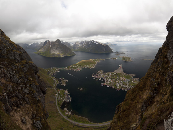reine ist ein Fischerdorf in Norwegen - Foto, Bild