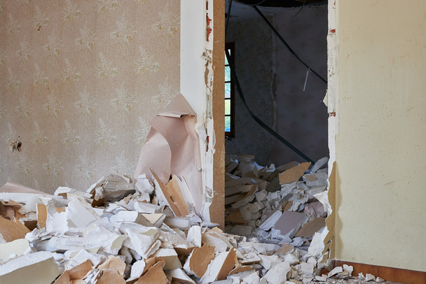 Otthoni bontási törmelék - Fotó, kép