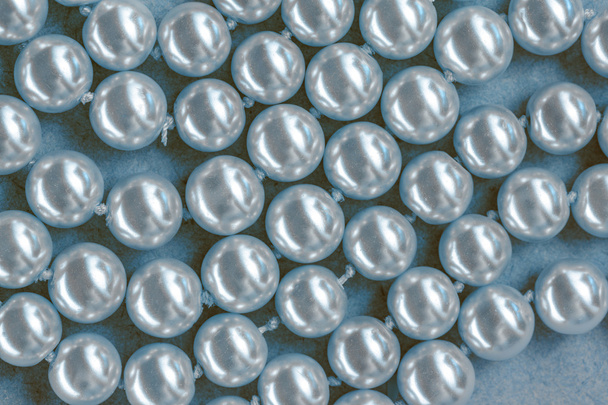 Montón de perlas blancas
 - Foto, Imagen