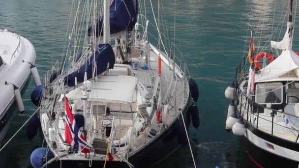 Luxusní plachetnice v Mentonu - Záběry, video