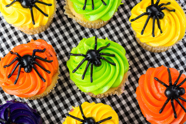 Halloween Vanillecreme Cupcakes. - Foto, Bild