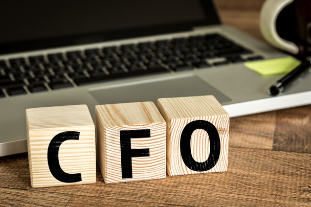 CFO, γραμμένο σε ένα ξύλινο κύβους - Φωτογραφία, εικόνα