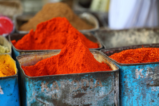 tradycyjne przyprawy rynku w Indiach - Zdjęcie, obraz