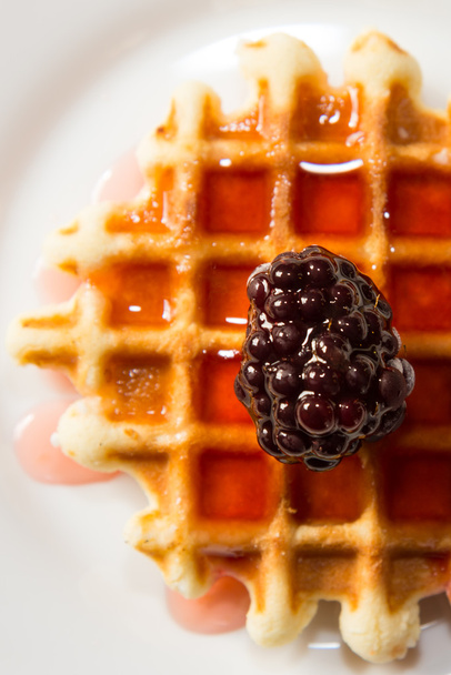 çilek ile waffle - Fotoğraf, Görsel