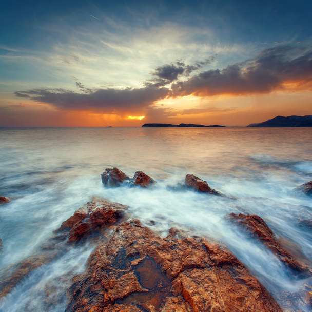 Schöne Meereslandschaft bei Sonnenuntergang - Foto, Bild