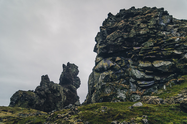 驚くべき岩形成、Londrangar、Snaefellsness 半島、アイスランド - 写真・画像