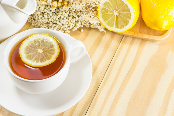 tea citrommal fa háttér, meleg tónus, szelektív összpontosít - Fotó, kép