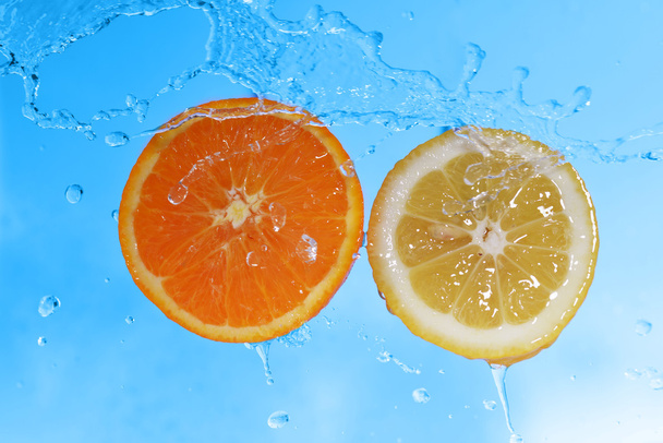 Orangen- und Zitronenscheiben - Foto, Bild