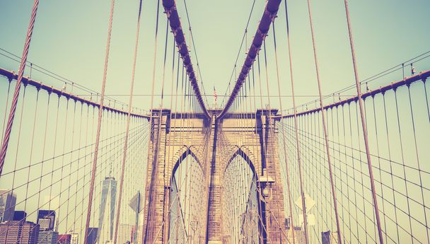 Vintage getinte foto van de Brooklyn Bridge, New York. - Foto, afbeelding
