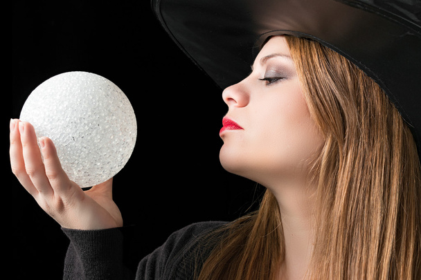 Witch met magische bal - Foto, afbeelding
