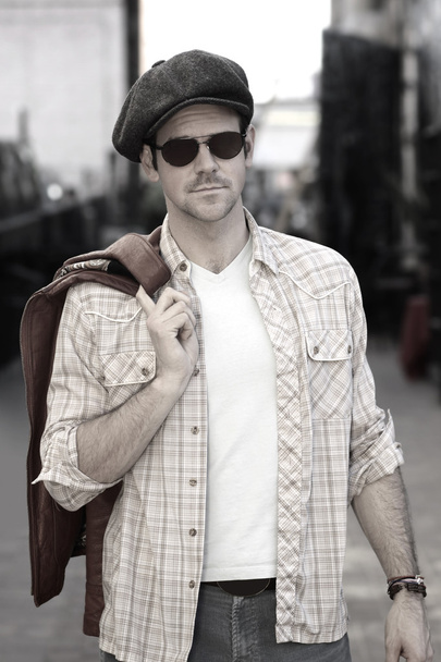 Man in hat and shades outdoors - Photo, Image