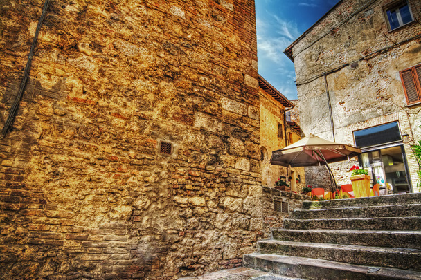 typowy rogu miasta San Gimignano - Zdjęcie, obraz