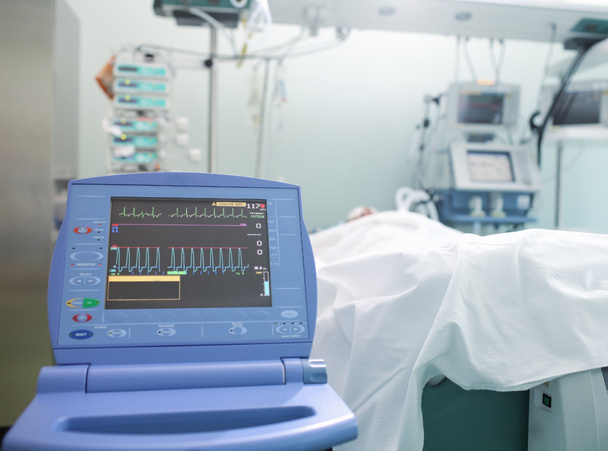 Monitoring of cardiac function unconscious patient - 写真・画像