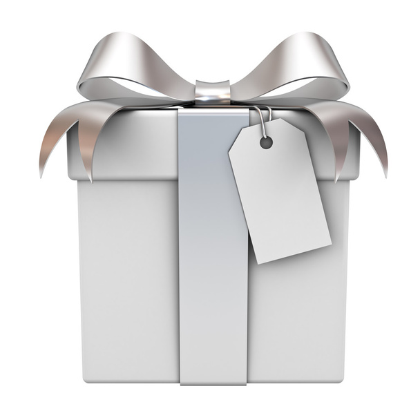 Caja de regalo con lazo de cinta plateada y etiqueta en blanco aislado sobre blanco
 - Foto, Imagen