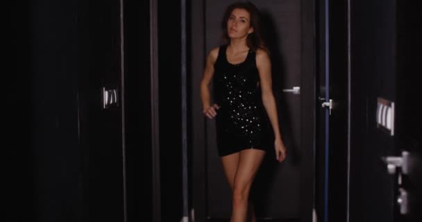 sexy Frau im Abendkleid - Filmmaterial, Video