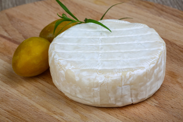 Round Brie cheese - Photo, Image
