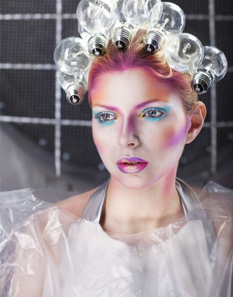Portrét futuristické mladé krásné ženy - Fotografie, Obrázek