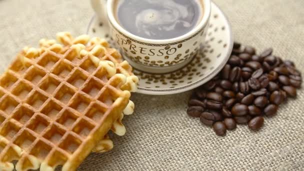 ontbijt met koffie en huisgemaakt wafels - Video
