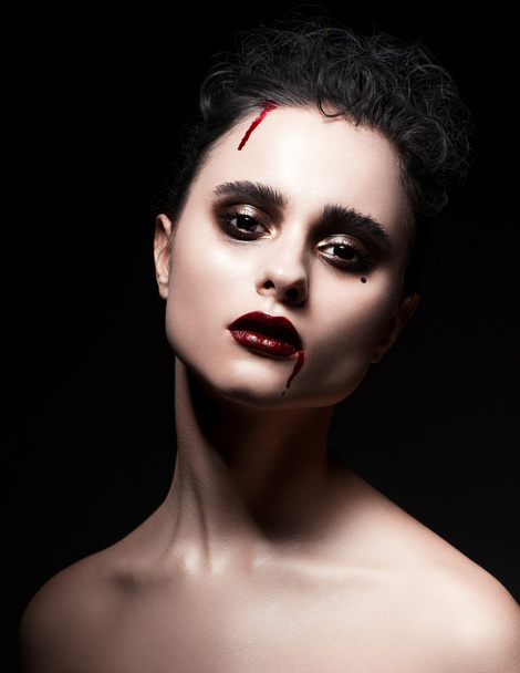 лицо Хэллоуин кровь коричневого цвета
 - Фото, изображение