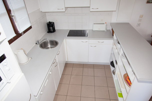 helle und geräumige Küche - Foto, Bild