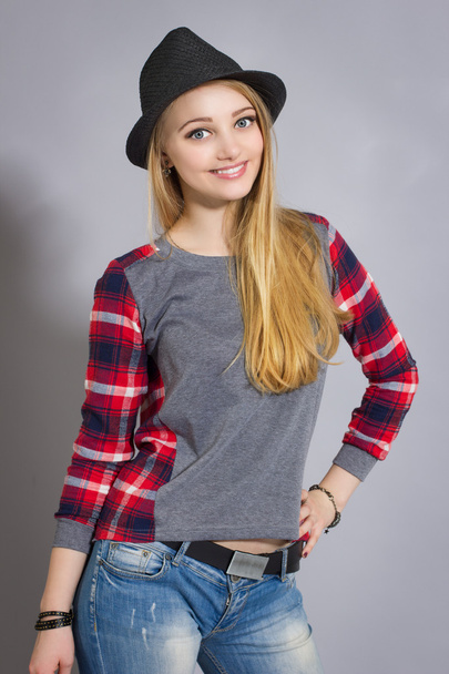 Hipster style. Portrait of a beautiful young woman - Photo, image