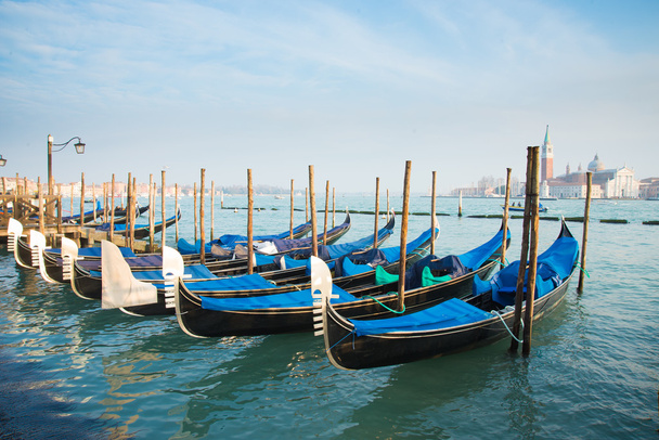 Венецианская гондола
 - Фото, изображение