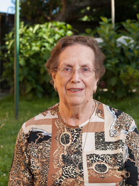 Elderly woman portrait outdoors. - Foto, Bild