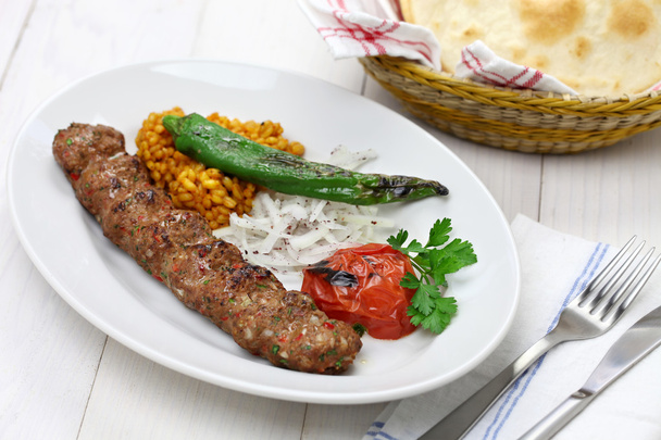 adana kebab, comida turca
 - Foto, imagen