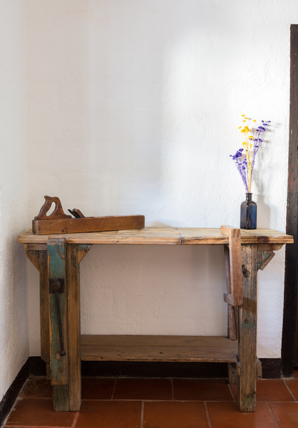 Traditional woodworkers bench - Foto, afbeelding