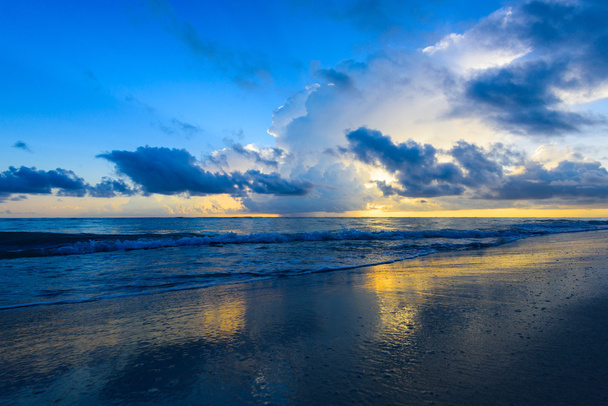 dawn sun tranquil calm sea - Foto, Bild