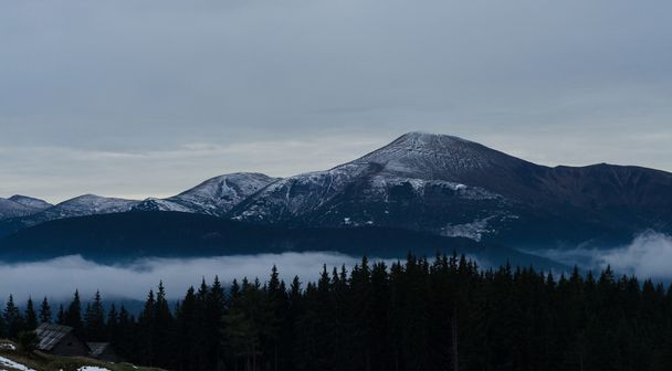 Le sommet de la montagne - Photo, image