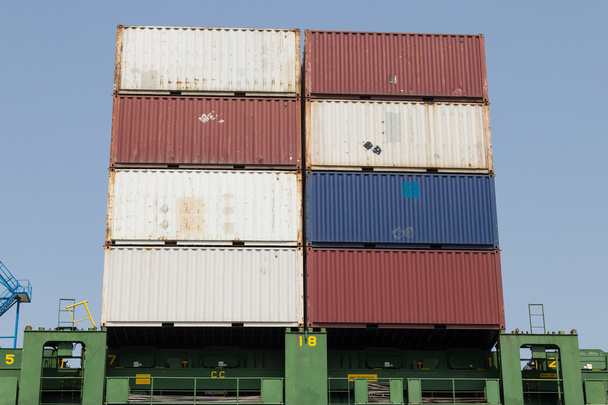 Nave container in porto - Foto, immagini