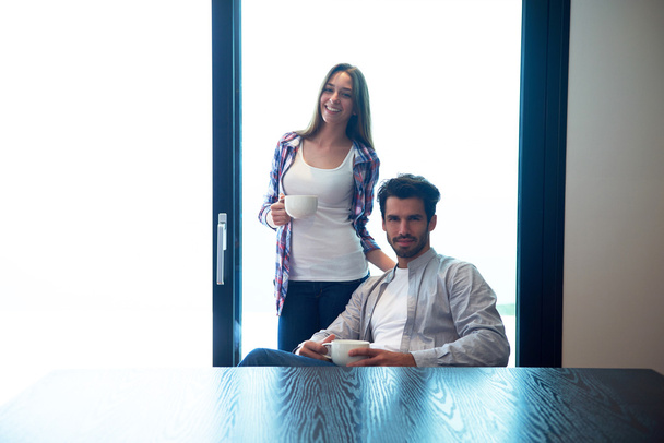 relaxet young couple drink first morning coffee - Foto, Bild