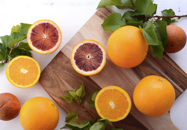 Змішані апельсини на Розробні рада - Фото, зображення