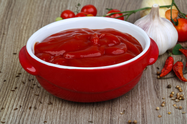 Otlar ile domates ketçap - Fotoğraf, Görsel