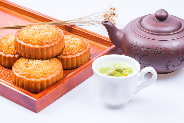 Chinese traditional festival of the Mid Autumn Festival moon cakes and tea - Foto, Imagem
