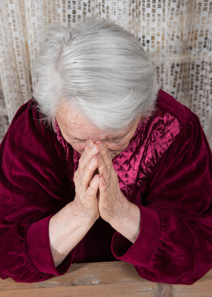 eski üzgün kadın - Fotoğraf, Görsel