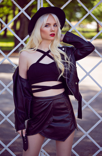 Beautiful blonde model in posing outside - Foto, Imagem